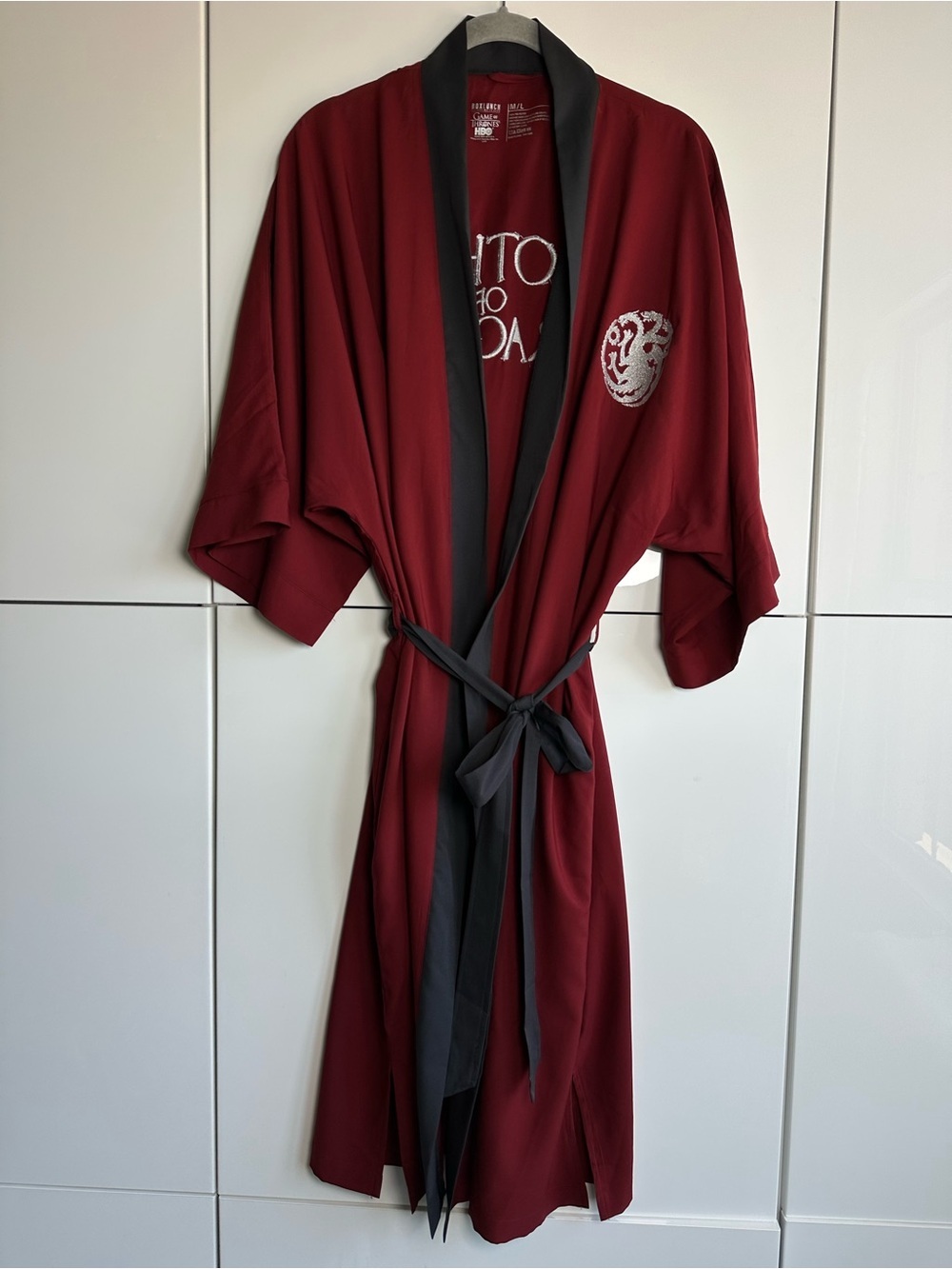 Game of Thrones Mother of Dragons Robe Sleepwear Embroidered Size M/L Burgundy